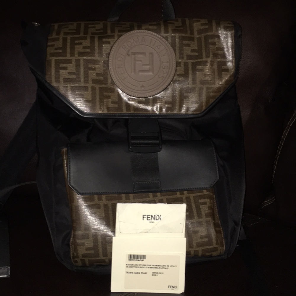 Fendi backpack - Picture 2 of 3
